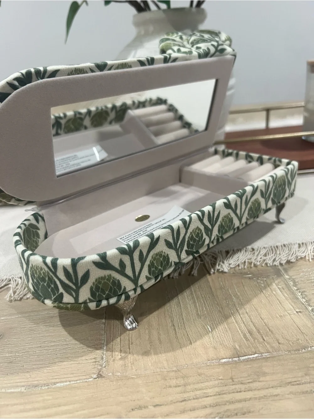 NWOT Floral Mini Chaise Lounge Jewelry Box Organizer